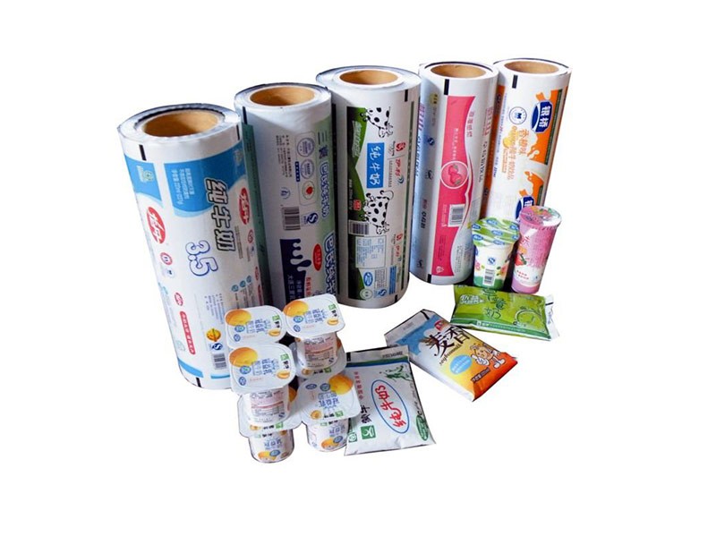 Low temperature heat sealing PE composite film